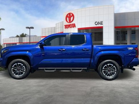 Used 2024 Toyota Tacoma TRD Sport AWD/4WD image 8