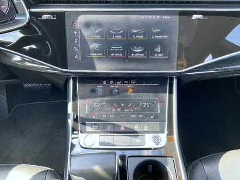 Used 2019 Audi Q8 Premium image 13