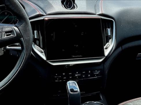 Used 2022 Maserati Ghibli Modena RWD image 9