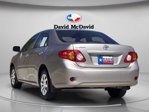 Used 2010 Toyota Corolla LE image 4