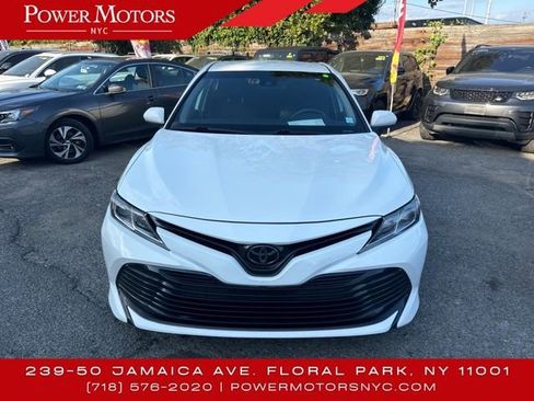 Used 2019 Toyota Camry L image 2