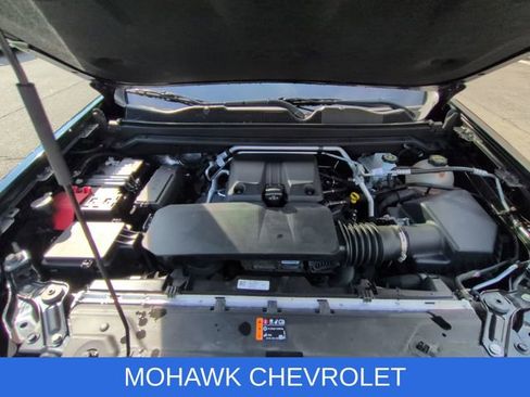 Certified 2024 Chevrolet Colorado ZR2 w/ Technology Package AWD/4WD image 32