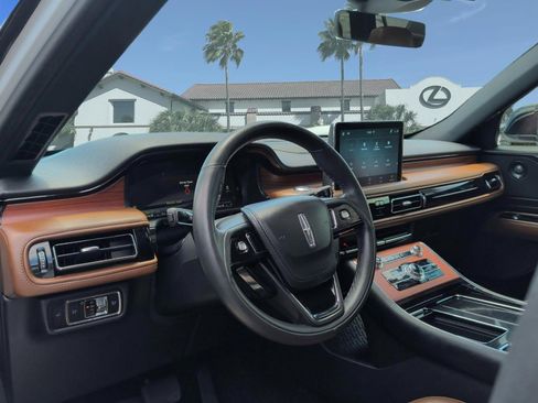 Used 2024 Lincoln Aviator Reserve w/ Elements Package Plus RWD image 12