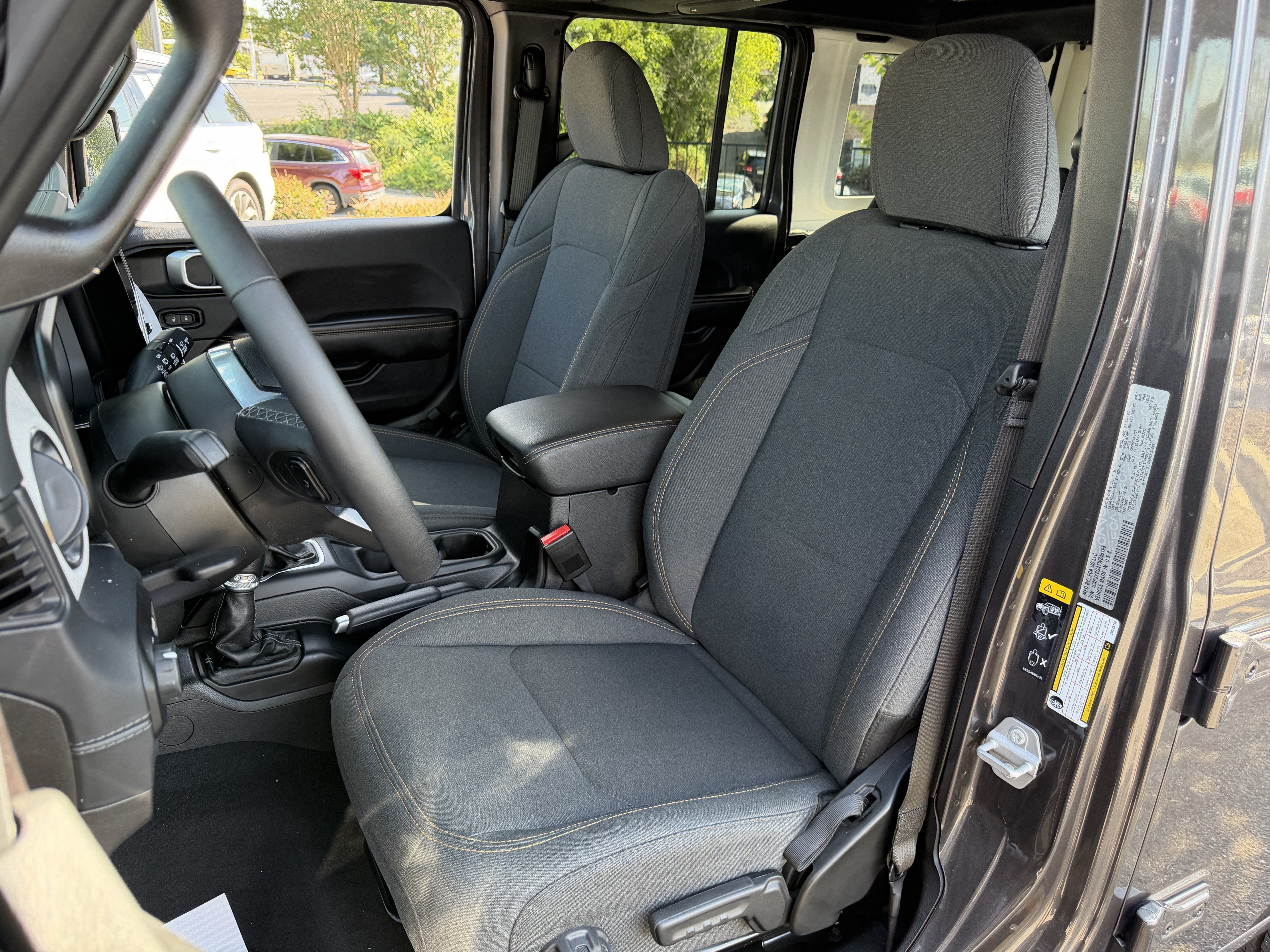 Used 2026 Jeep Wrangler Unlimited Sahara AWD/4WD image 16
