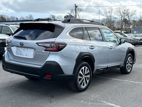 Used 2023 Subaru Outback Premium image 7