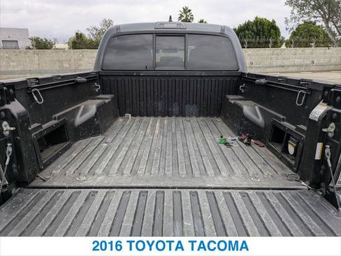 Used 2016 Toyota Tacoma TRD Off-Road image 23