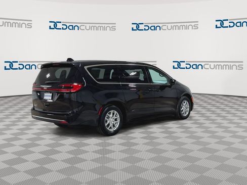New 2026 Chrysler Pacifica Select FWD image 8