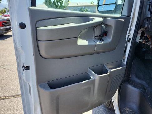 Used 2015 Chevrolet Express 3500 Extended image 15