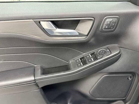 Used 2021 Ford Escape Titanium image 15