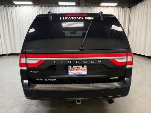 Used 2015 Lincoln Navigator 4WD image 6