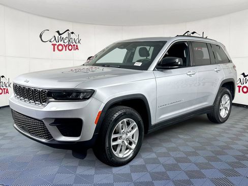 Used 2025 Jeep Grand Cherokee Laredo X w/ Trailer Tow Package RWD image 4