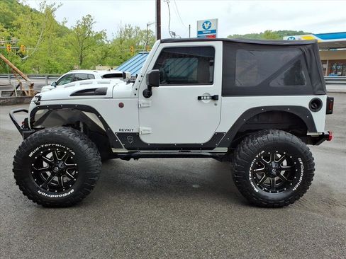 Used 2016 Jeep Wrangler Sport AWD/4WD image 2
