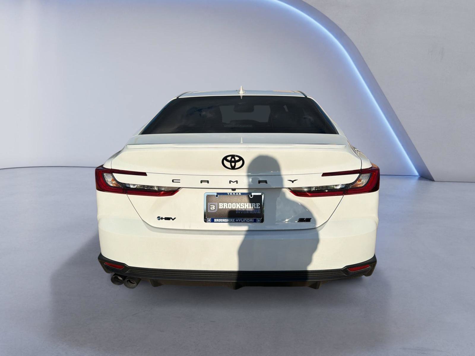 Used 2025 Toyota Camry SE w/ Convenience Package FWD image 7