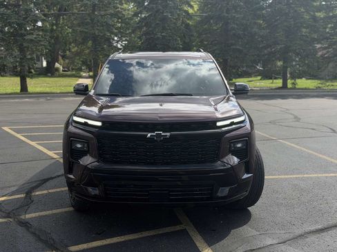 Used 2024 Chevrolet Traverse RS w/ LPO, Floor Liner Package AWD/4WD image 9
