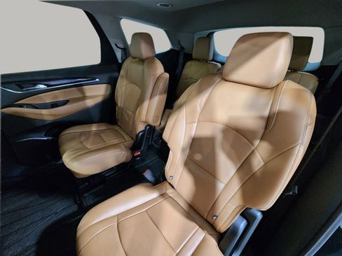 Used 2020 Buick Enclave Essence w/ LPO, Luxury Package image 25