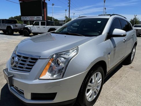 Used 2013 Cadillac SRX FWD image 4