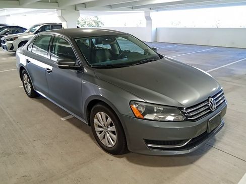 Used 2014 Volkswagen Passat 2.5 S FWD image 3