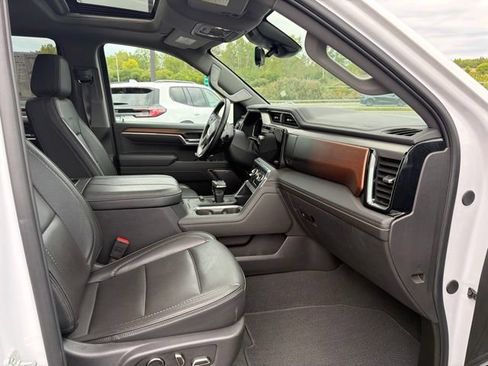 Used 2025 GMC Sierra 1500 Denali w/ Denali Reserve Package AWD/4WD image 10