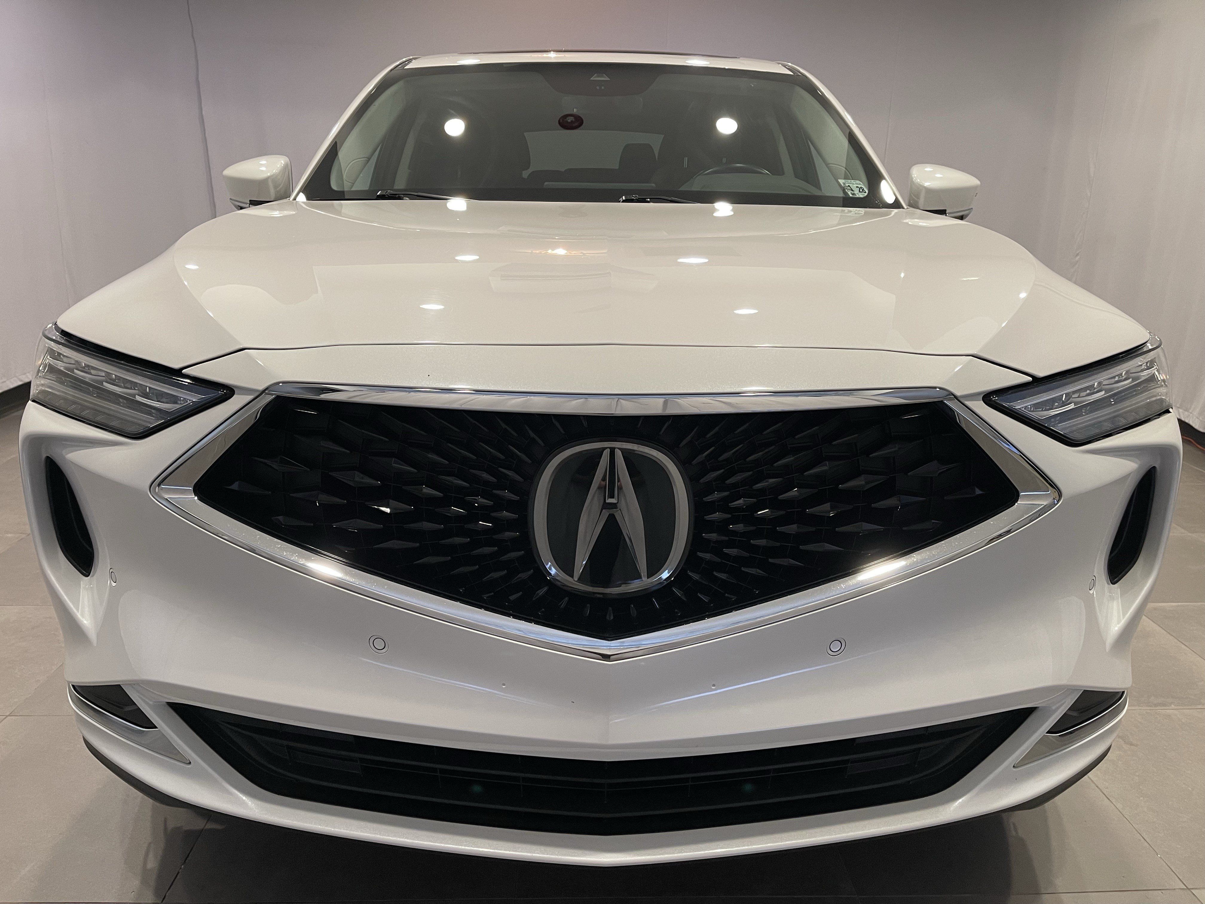 Used 2023 Acura MDX w/ Technology Package AWD/4WD image 2