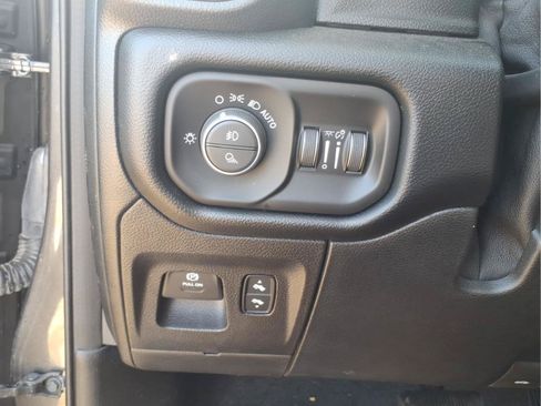 Used 2021 RAM 1500 Laramie w/ Off Road Group AWD/4WD image 19