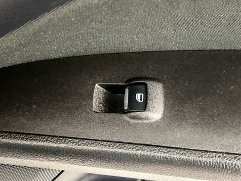 Used 2020 Ford Fusion SE image 32