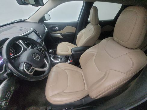 Used 2018 Jeep Cherokee Limited image 17