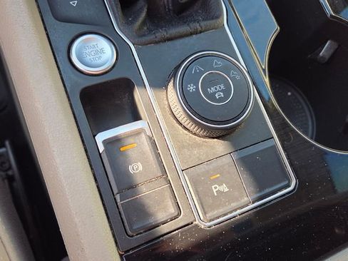 Used 2020 Volkswagen Atlas SEL image 25