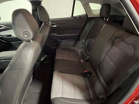 Used 2024 Chevrolet Trax LT FWD image 17