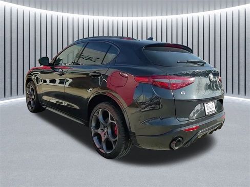 Used 2023 Alfa Romeo Stelvio Veloce image 5