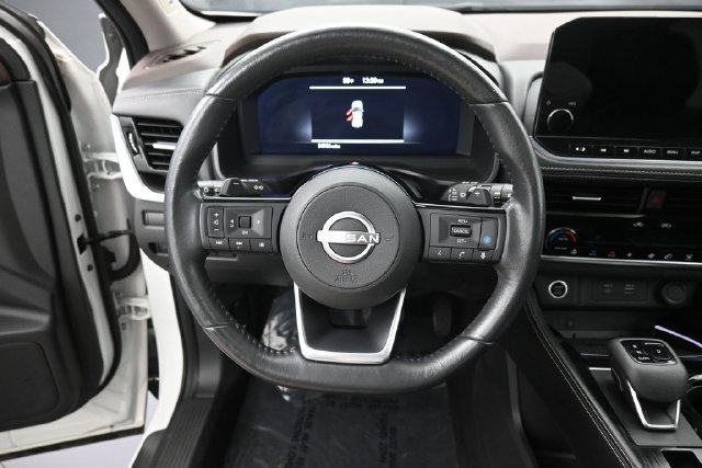 Used 2023 Nissan Rogue Platinum w/ Platinum Premium Package AWD/4WD image 22