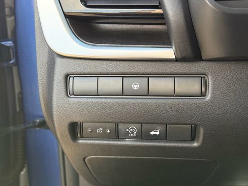 Certified 2023 Nissan Rogue Platinum FWD image 28