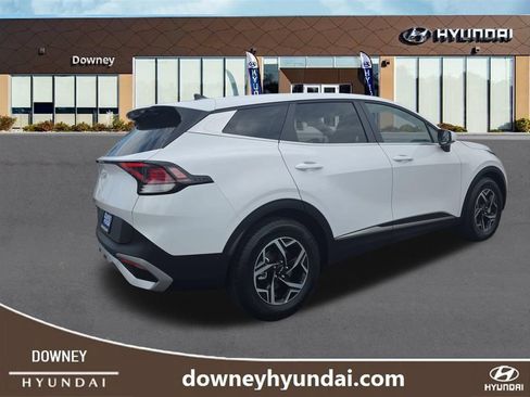 Used 2025 Kia Sportage LX FWD image 5
