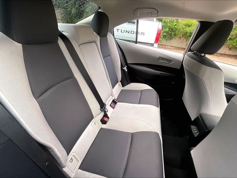 Used 2025 Toyota Corolla LE image 19