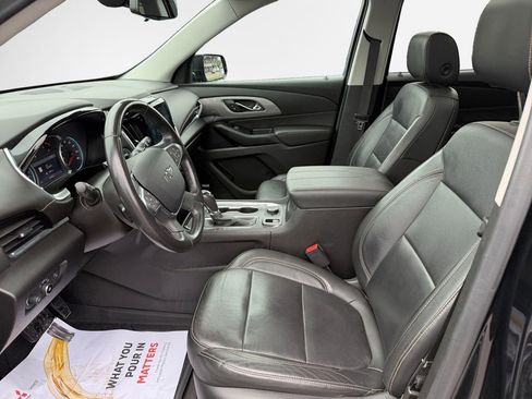 Used 2020 Chevrolet Traverse RS w/ LPO, Floor Liner Package AWD/4WD image 12