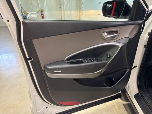 Used 2018 Hyundai Santa Fe Sport FWD image 19