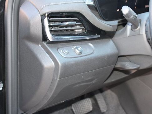 Used 2024 Buick Envista Avenir image 24