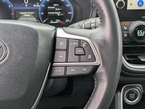 Used 2024 Toyota Grand Highlander Limited image 30