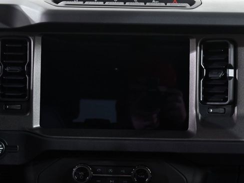 New 2025 Ford Bronco Badlands image 9