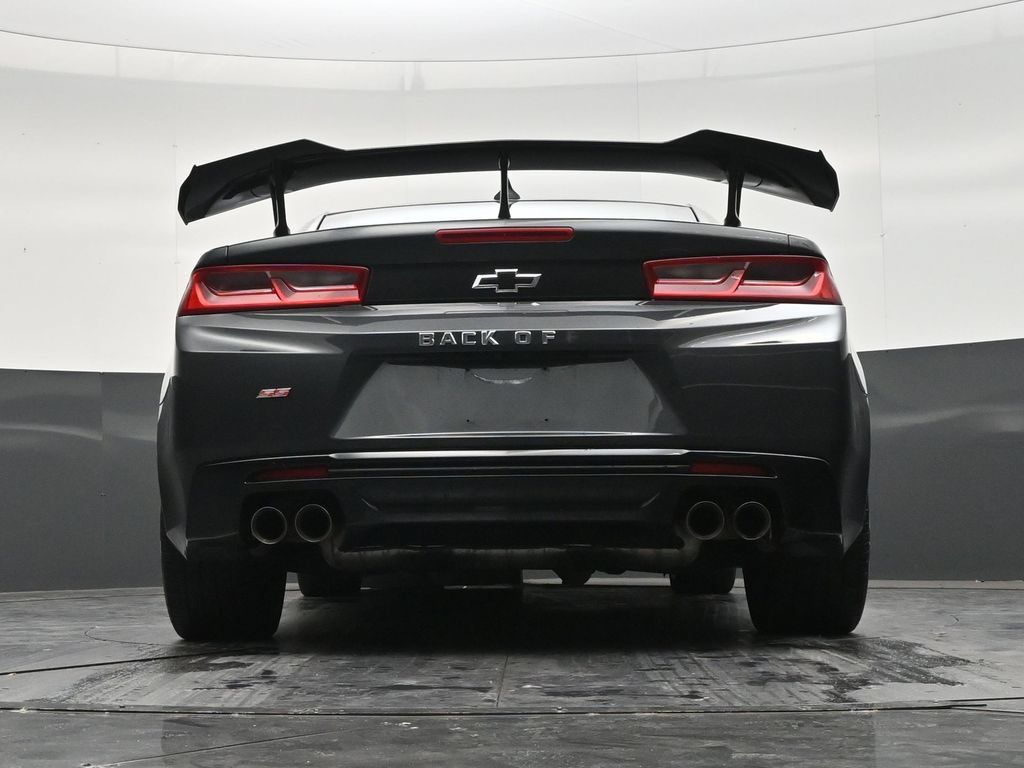 Used 2018 Chevrolet Camaro SS RWD image 23