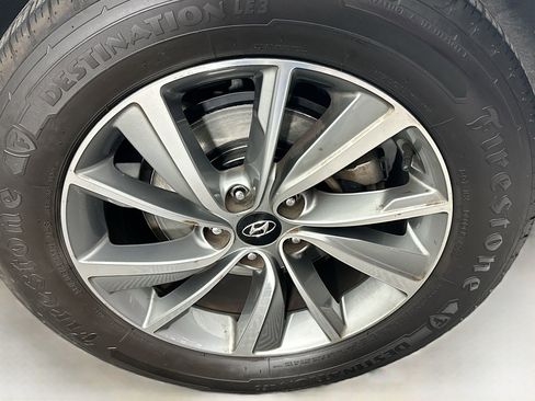 Used 2019 Hyundai Santa Fe AWD image 11