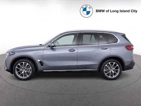 New 2026 BMW X5 xDrive50e w/ Premium Package AWD/4WD image 4