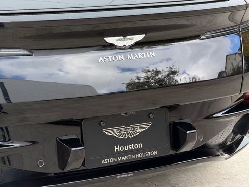 Used 2021 Aston Martin DB11 Coupe image 13