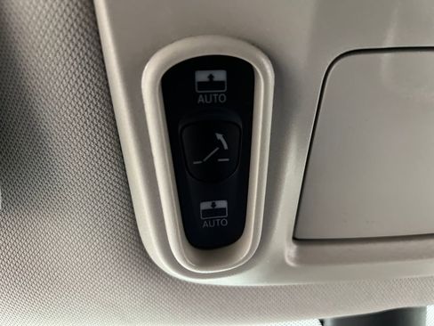 Used 2024 Chrysler Pacifica Limited FWD image 74