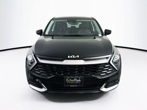 Used 2025 Kia Sportage LX FWD image 2
