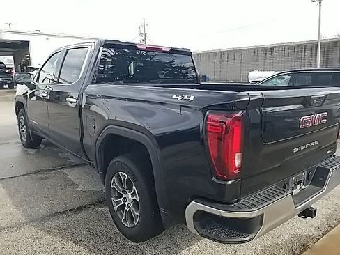 Certified 2025 GMC Sierra 1500 SLT image 13