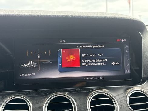 Used 2017 Mercedes-Benz E 300 4MATIC image 12