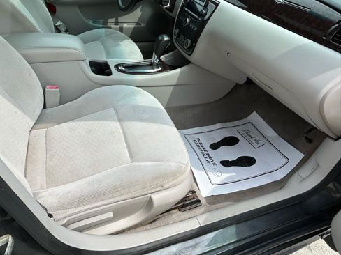 Used 2014 Chevrolet Impala LT w/ LT Sunroof Package FWD image 12