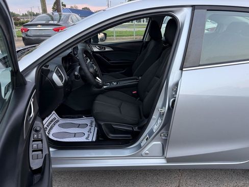 Used 2018 MAZDA MAZDA3 Sport w/ Preferred Equipment Package FWD image 9
