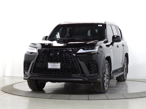 Used 2024 Lexus LX 600 F Sport image 3