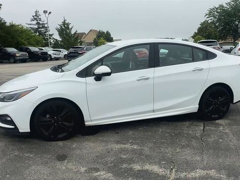 Used 2018 Chevrolet Cruze Premier image 28